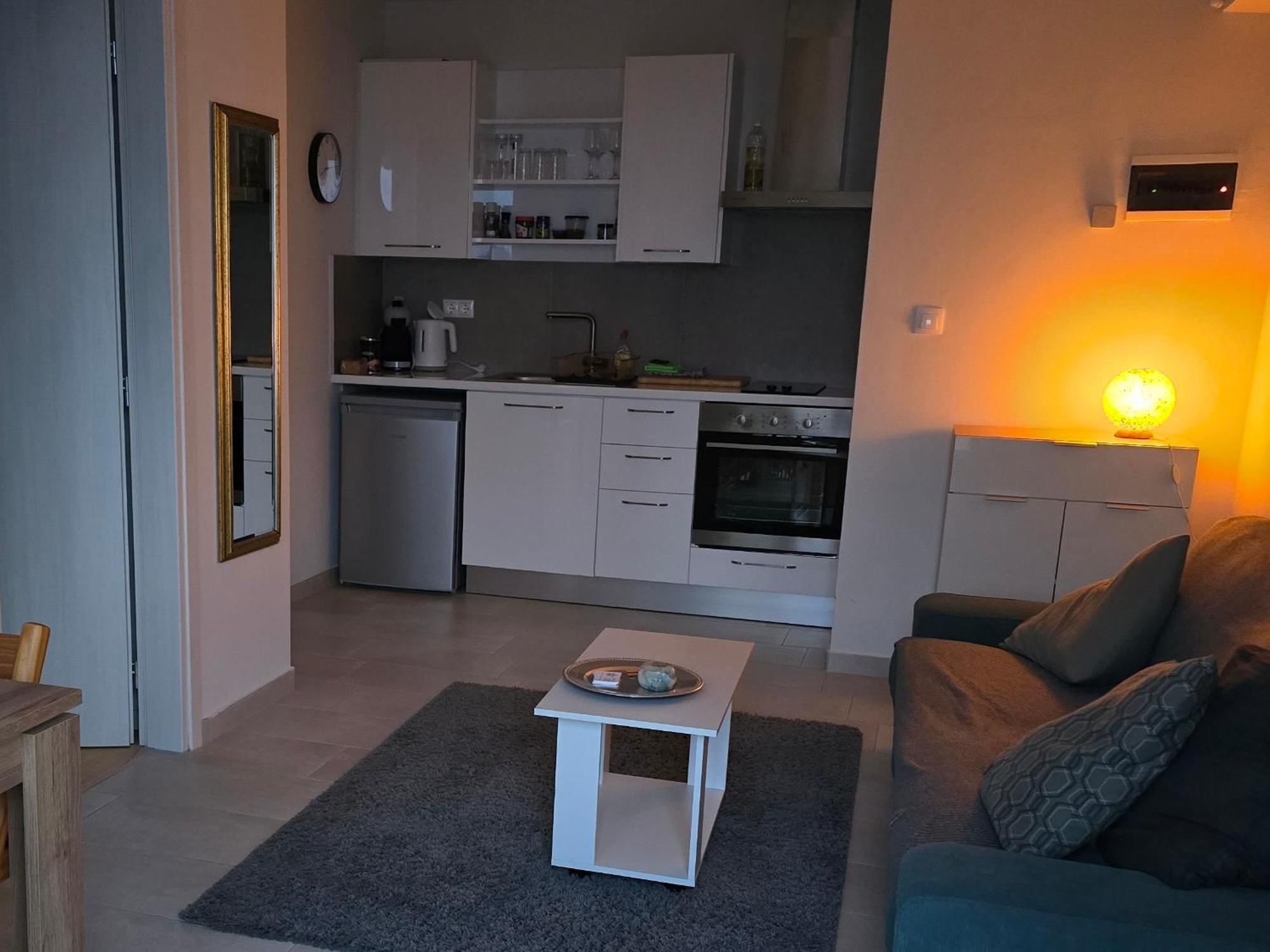 Vasiliki Studio, Beautiful New Built Appartement 10 Km To Airport Artemida  Luaran gambar